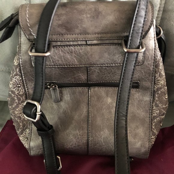 Akira – Silver Signature Backpack - Picture 5 of 10